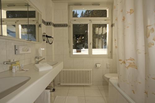 Esplanade Swiss Quality Hotel Davos Rum bild