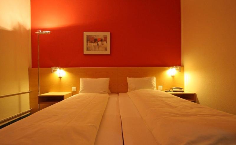Esplanade Swiss Quality Hotel Davos Rum bild